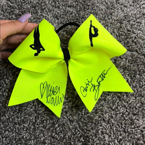 cute cheer bow!!
